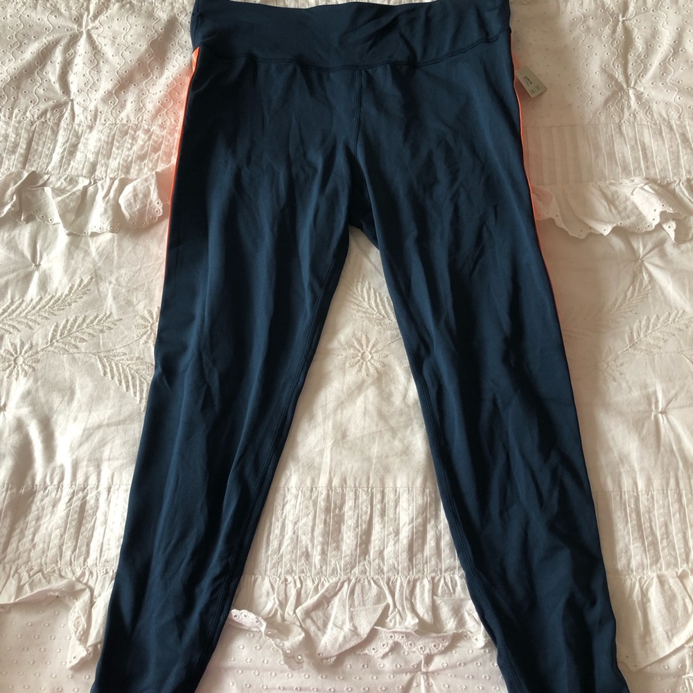 women’s leggings, size medium